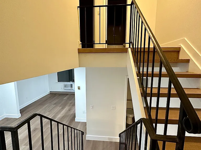 60 Lawn Ave #9 — Photo 7