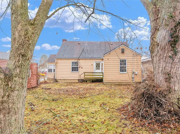 1056 W King St, Decatur, IL 62522