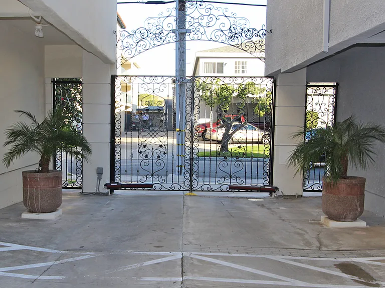 12303 Grevillea Ave — Photo 6