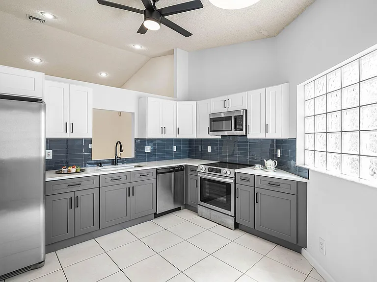6192 Floral Lakes Dr — Photo 5