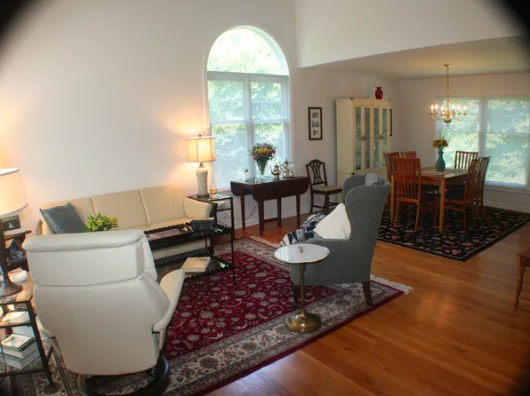 17 Kimberwick Ct, Middlebury, CT 06762