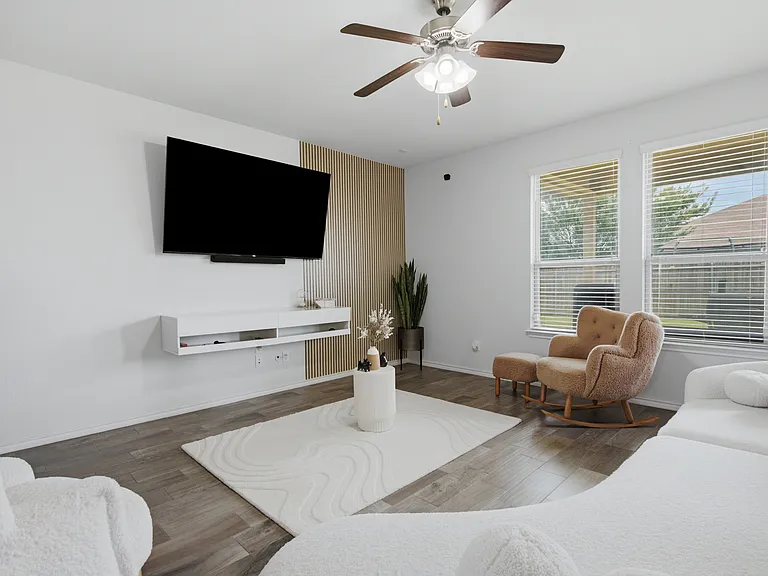 313 Sky Meadow Ln — Photo 13