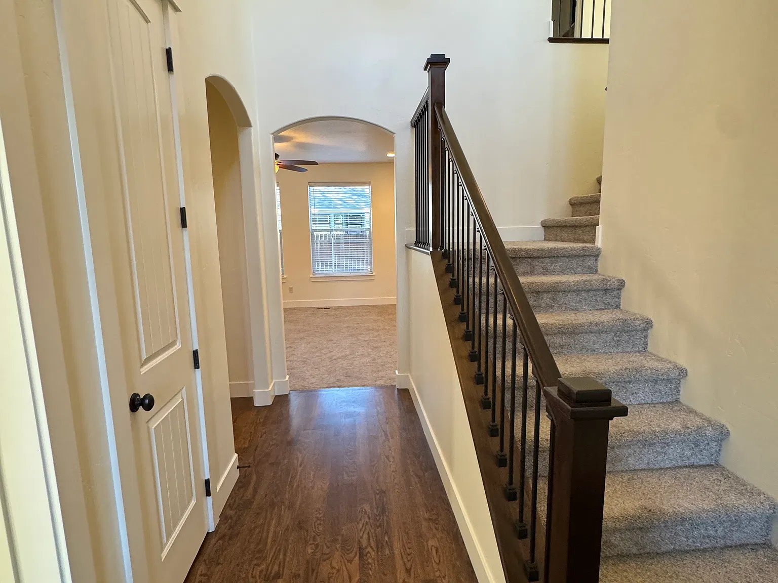 5 bed, 2.5 bath, 2537 sqft, $2,695 — Photo 4