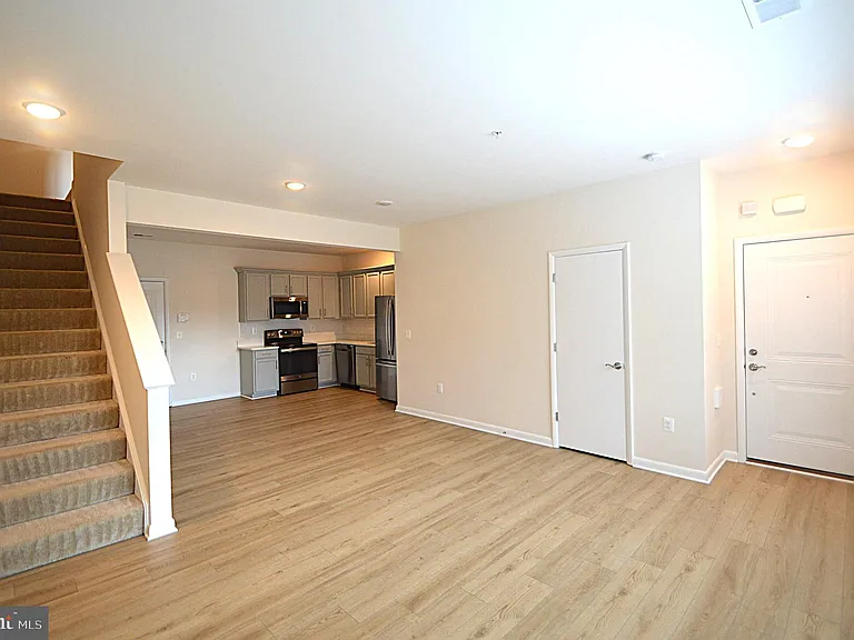 20508 Milbridge Ter — Photo 4