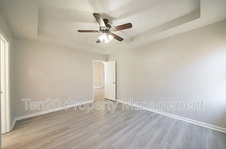 3007 Longmont Ln — Photo 9