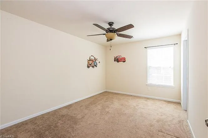 2110 Longburn Dr — Photo 15