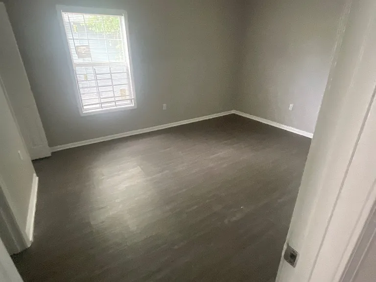 137 Sivley Ave — Photo 15