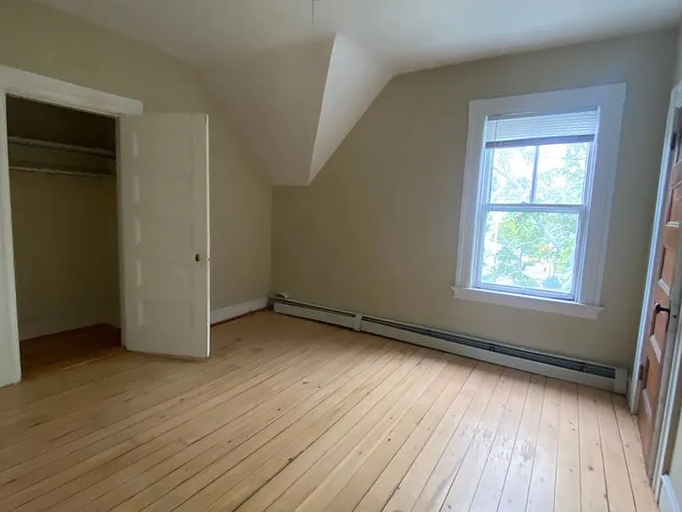 271 Broadway St — Photo 9