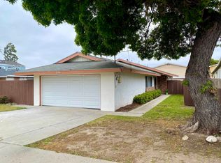 7561 Washington Dr, Huntington Beach, CA 92647