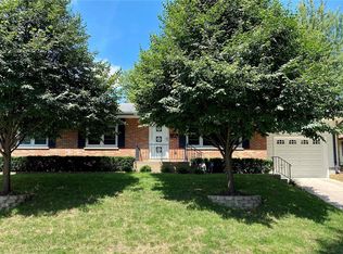88 Oakdale Ave, Saint Charles, MO 63301