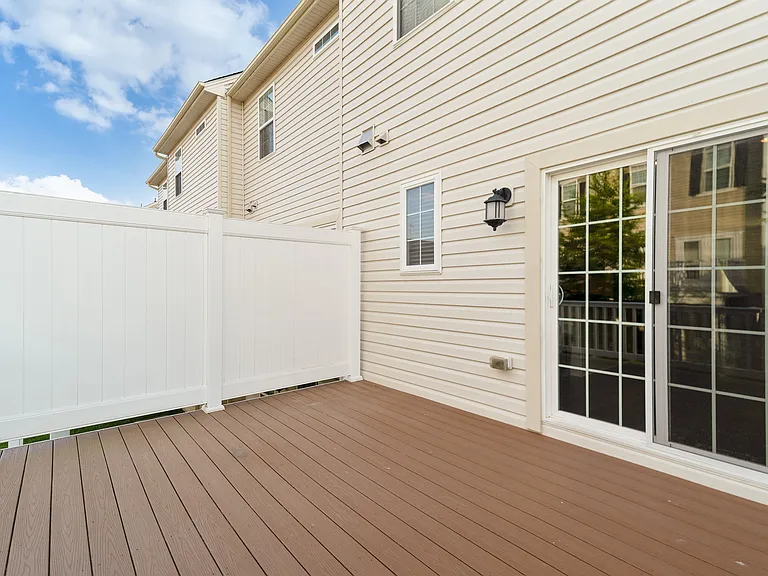 8335 Daydream Cres — Photo 14