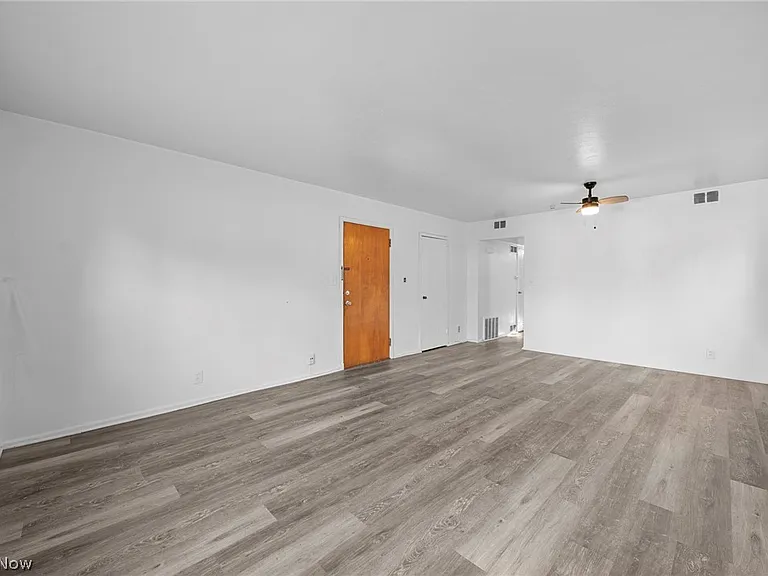 3030 S Moreland Blvd #4 — Photo 5