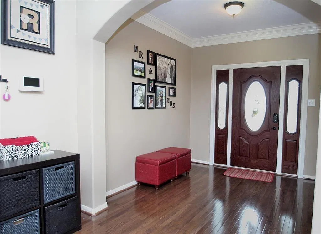 4 bed, 3.5 bath, 3009 sqft, $2,900 — Photo 2