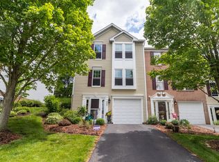 355 Murrays Ln, Castle Shannon, PA 15234