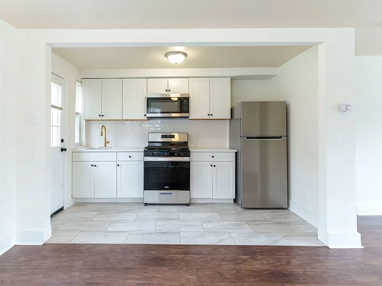 Moorestown Oaks — Photo 9