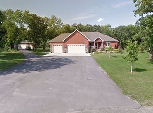 400 Woodglen Dr, Devils Lake, ND 58301