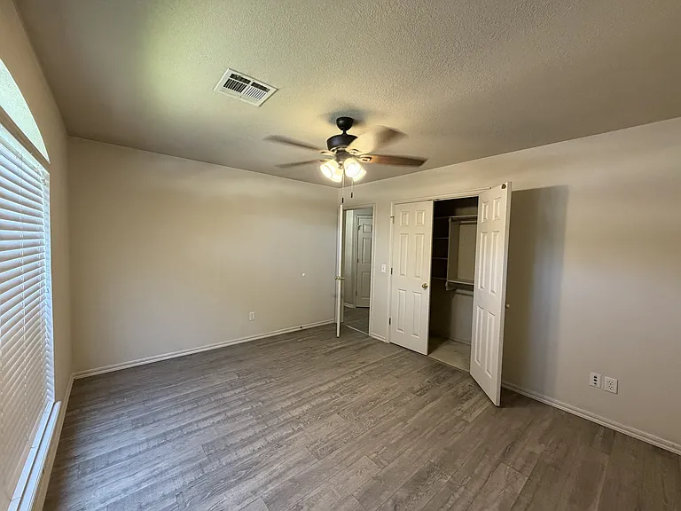 1214 Northern Hills Ln — Photo 22