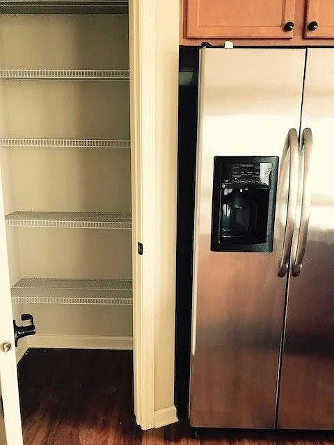 3 bed, 2.5 bath, 1793 sqft, $2,400 — Photo 4