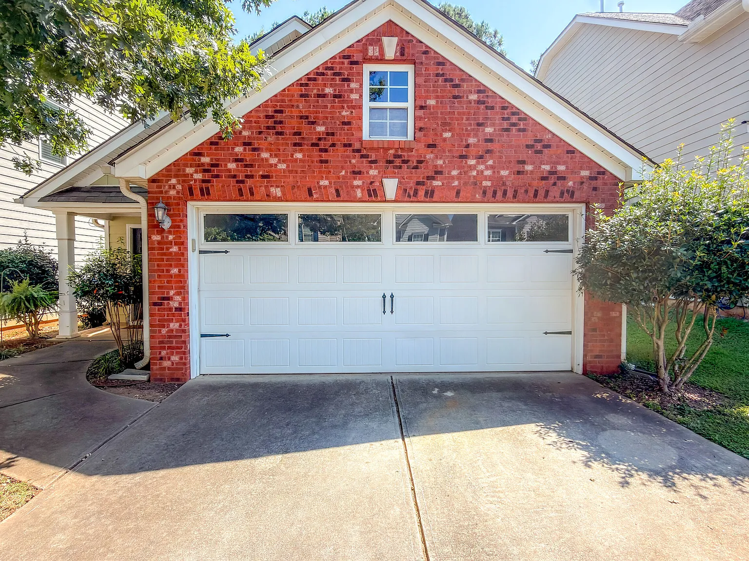 3 bed, 2.0 bath, 1452 sqft, $1,950 — Photo 2