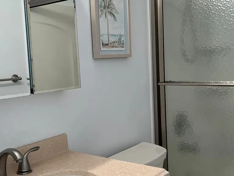 38 Ocean Dr W — Photo 13