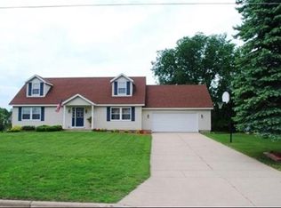 109 Schneider St, Pardeeville, WI 53954