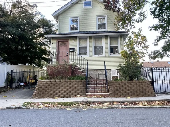 226 Harbor Rd, Staten Island, NY 10303