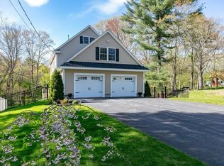 11 Cleveland Ave, Wilmington, MA 01887