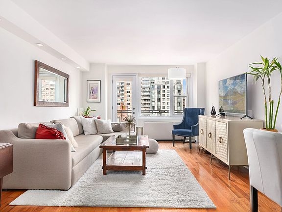 3rd image of 400 E 77th St APT 12B