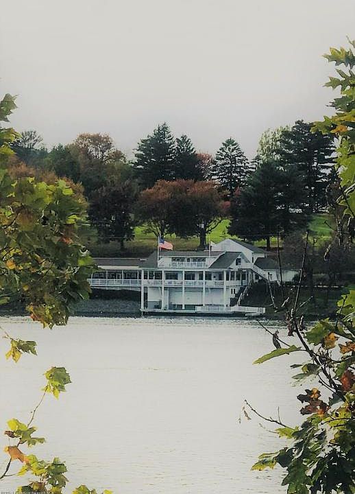 2nd image of 1157 Lake Rd