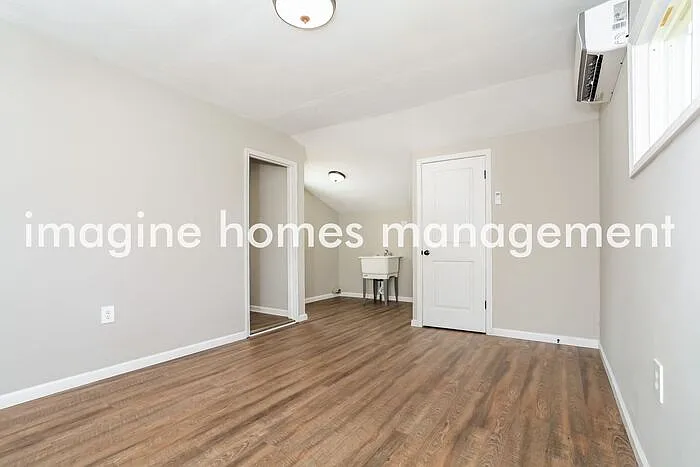 34111 Bainbridge Rd — Photo 10