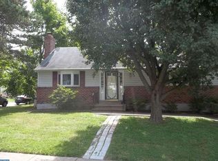 8 W Hinckley Ave, Ridley Park, PA 19078