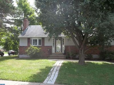 8 W Hinckley Ave, Ridley Park, PA, 19078