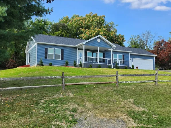 8 Northview Dr, Penn Yan, NY 14527