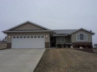 1215 Mayberry Cir, Carroll, IA 51401