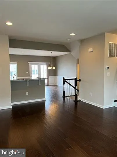 3 bed, 4.0 bath, 1760 sqft, $3,100 — Photo 2