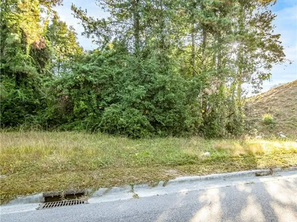 1055 Winslow St, Fayetteville, NC 28306