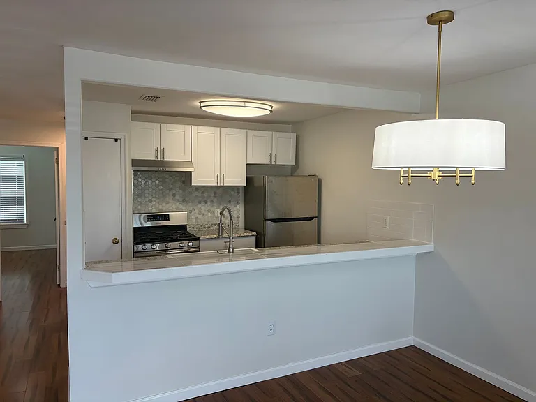 421 Wendover Dr #126B — Photo 13