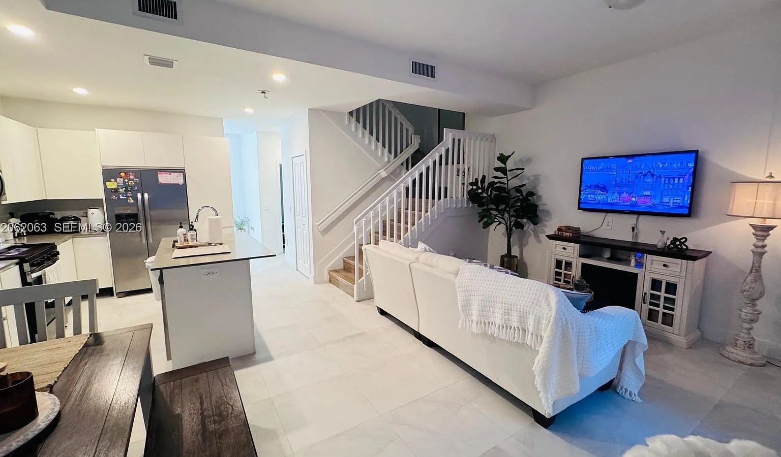 3 bed, 2.5 bath, 1558 sqft, $2,700 — Photo 1