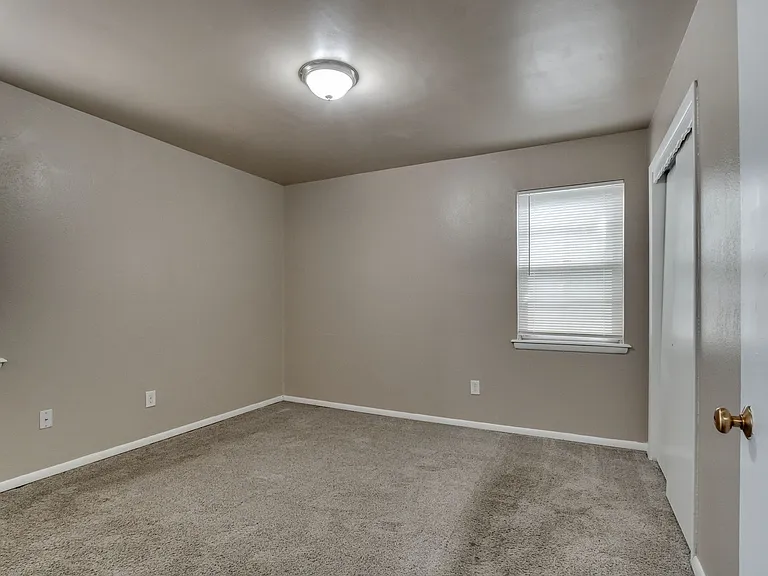 3005 SW 52nd Pl — Photo 30