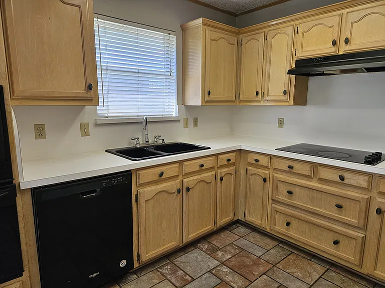 517 Vicki Ln — Photo 6