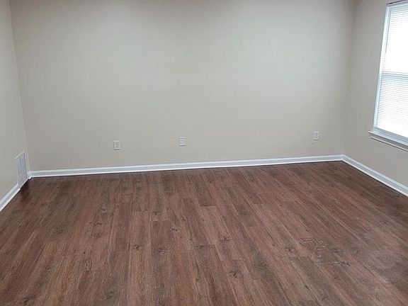 2nd image of 1829 Addison Rd S