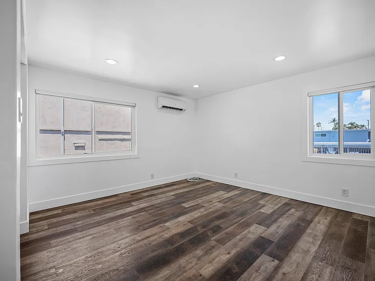 1101 N Flower St #1 — Photo 18