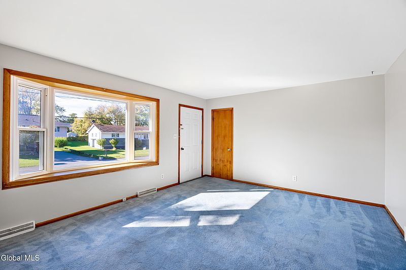 4th image of 2078 Rensselaer Avenue