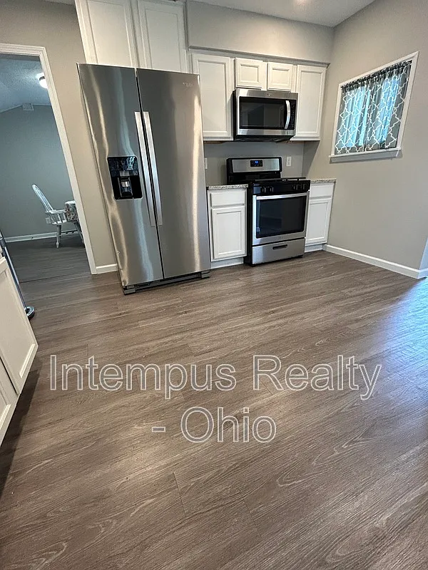 3 bed, 1.5 bath, 1400 sqft, $1,897 — Photo 3