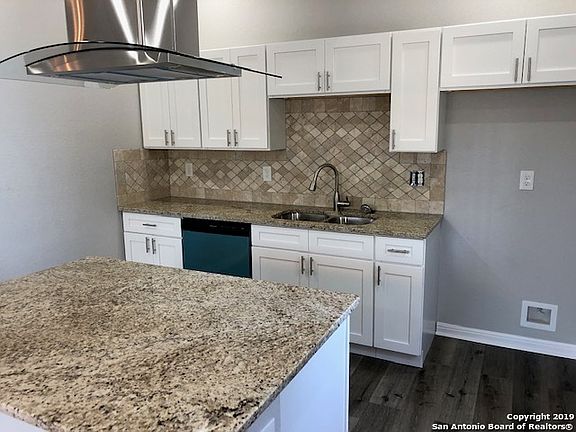 3rd image of 819 Westfall Ave