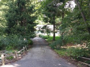 N1376 Lake Dr, Fontana, WI 53125