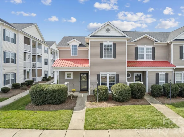 4133 Town Center Rd, Harrisburg, NC 28075