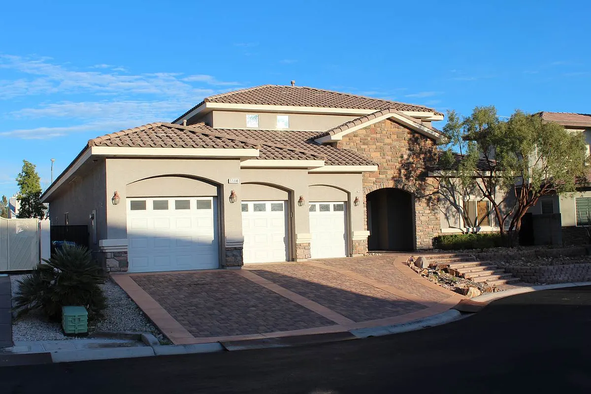 Building Photo - 5584 Hawley Ct
