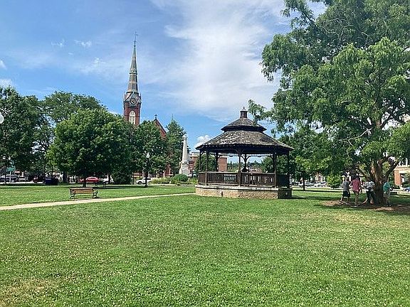 Steps from Natick Common