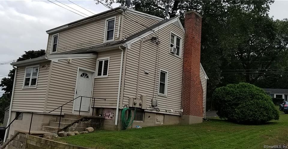 2nd image of 89 Hospital Ave